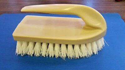 6" TAN BATHROOM SCRUB BRUSH CLEANING IRON HANDLE CARLISLE USA MADE