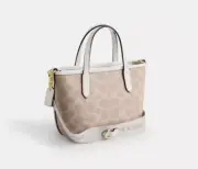 Coach - city mini tote bag in signature canvas - CW032