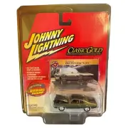 Johnny Lightning Classic Gold Dan Larsen's 1969 Pontiac GTO Diecast 1/64