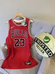 Nike Size XL Chicago Bulls Michael Jordan Red Nba Swingman Jersey