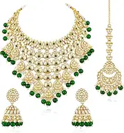 [Aheli] Kundan & Green Beads Studded Necklace Jhumki Earrings Maangtikka Ethnic Jewellery Set for Women, One Size, Metal, No Gemstone