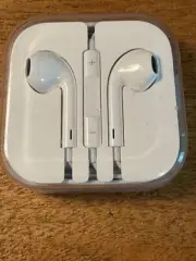 Apple Wired iPhone iPad IPod Ear Buds | White AIR Buds Plug-in EUC