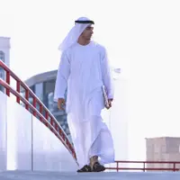 在飛比找蝦皮商城精選優惠-限定阿拉伯頭巾卡塔爾中東土豪王子同款服裝沙特阿聯酋服裝頭飾白