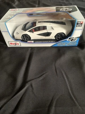 Maisto Lamborghini Countach LPI 800-4 Brand New!