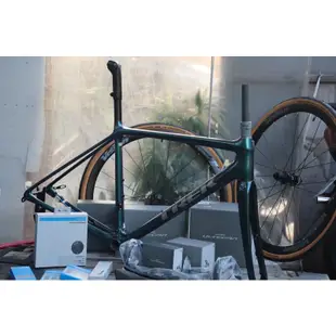 TREK EMONDA SL 5di2 disc 電變碟煞公路車