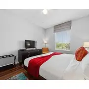 Charming And Cozy Condo Next To Convention Center And Sea World.