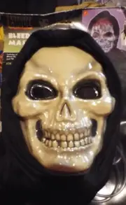 BLEEDING SKULL MASK - Halloween Totally Ghoul