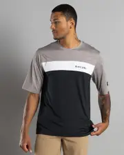 [Rip Curl] Rip Curl Men's Undertow Short Sleeve Rash Vest in Black/Grey Size Medium M Black/Grey