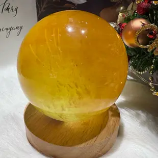 美美地🫶天然黃冰晶球 17號 1342公克❤️（A)酒黃✨招偏財運之石❤️自擺招財 送禮收藏 不是黃水晶球❌是黃冰晶球