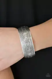 Paparazzi Gorgeously Gypsy Bracelet NWT