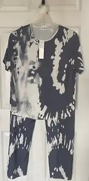 Beyond this plane Dark Gray & White tie-dye Short Sleeve tee & lounge pants xl