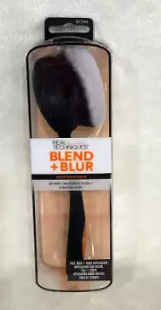 Real Techniques - Large Blend + Blur Base Body, Face and Neck Brush - NIB!
