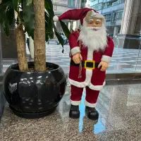 在飛比找Yahoo!奇摩拍賣優惠-站立聖誕老公公 聖誕裝飾 聖誕老公公公仔 大型 100公分 