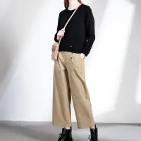 在飛比找momo購物網優惠-【JIN HWA 今譁】簡約舒適棉質釦子造型闊腿八分寬褲T6