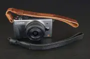 LUIGI HANDYRECT WRIST STRAP, to CAMERAS With RECTANGULAR LUGS,let us know width