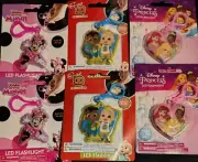 6x Minnie Cocomelon Disney Princess LED Flashlight Keychain Clip On w/ Batteries