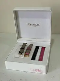 在飛比找Yahoo!奇摩拍賣優惠-原廠錶盒專賣店 Nina Ricci 附全新錶帶兩條 蓮娜麗