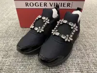 在飛比找Yahoo!奇摩拍賣優惠-Roger Vivier RV 閃亮亮 水鑽 運動鞋??