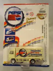 VINTAGE 1997 GOLDEN WHEELS PEPSI DELIVERY TRUCK APPROX. 1/64 ON CARD