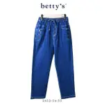 【BETTY’S 貝蒂思】跳色壓線抽繩牛仔長褲(深藍)