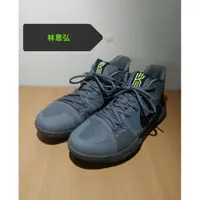 在飛比找蝦皮購物優惠-Kyrie Irving 3 灰狼