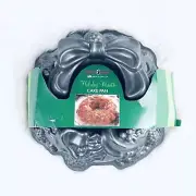 Nordic Ware Holiday Wreath Bundt Pan Christmas Baking Cake NWT