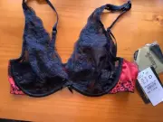 CHANTELLE SOFT CUP BRA 32D BLACK RED NWT