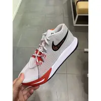 在飛比找蝦皮購物優惠-<Taiwan小鮮肉> NIKE KYRIE FLYTRAP