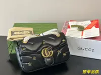 在飛比找Yahoo!奇摩拍賣優惠-【二手包包】全套包裝Gucci 最近好看的包包不管是閃閃發光
