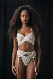 Sweeney Underwire White
