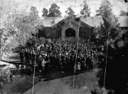 Melbourne Victoria 1904 - A large crowd outside a pavilion. They a- Old Photo