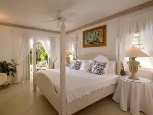 Coconut Grove 8 Luxury Villa by Island Villas