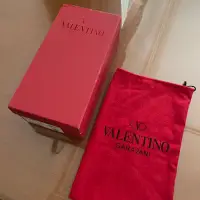 在飛比找蝦皮購物優惠-范倫鐵諾 Merah Box POUCH VALENTINO