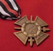 GERMAN WWI MEDAL - EHRENKREUZ - HONOR CROSS FOR COMBATANTS - HINDENBURG MEDAL
