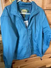 Cabela’s Worlds Outfitter Full Suit Women Size Small Teal Color Rain Windbreaker