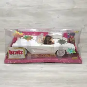 Bratz the Movie RC Car 1962 Corvette in Original Box FM Radio White MGA