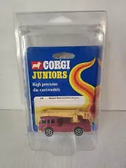 Corgi Junior #29 Simon Snorkel Fire Engine 1976 Made in Britain With Car Case