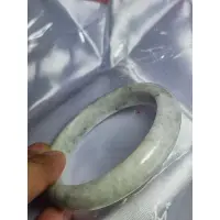 在飛比找蝦皮購物優惠-天然緬甸玉豆種翡翠手鐲 內徑58mm 翡翠手鐲 756 號