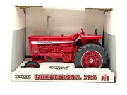 1/16 International Harvester Farmall 756 Tractor