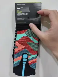 在飛比找Yahoo!奇摩拍賣優惠-nike elite versatility 長襪 sx70