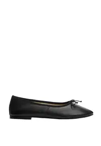 在飛比找ZALORA購物網優惠-Bow Leather Ballerina Flats