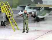 USAF Ground Crew Support in Airfield 1:48 Pro Built Model #6