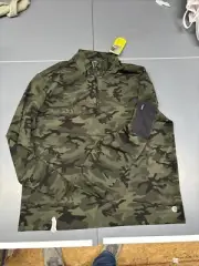Solaris Active , Pullover-Mock Collar 1/4 Zip w Pocket. X-Large. Green Camo. NWT