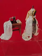Dollhouse Brides Mannequin And Sewing Machine 1:12 White
