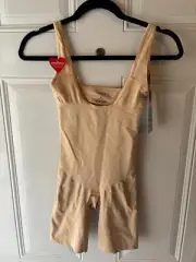 NWT Assets by Spanx Shaping Open-Bust Bodysuit Beige size XL. Retail for $38