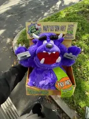 Dont Feed Freddy Talking Purple Plush Monster (Spin Master, 2001)