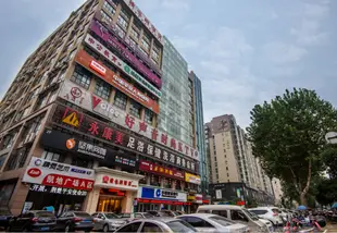 維也納酒店(襄陽漢江二橋真武山店)Vienna Hotel (Xiangyang Hanjiang Second Bridge Zhenwushan)