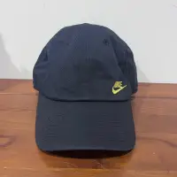 在飛比找蝦皮購物優惠-NIKE 金色刺繡 小LOGO 帽子 老帽 棒球帽 環扣式 