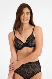 Berlei Because Lightweight Bra - Black, Size: 14 DD