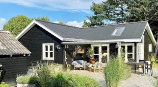 Pretty Holiday Home in Hejls with Garden